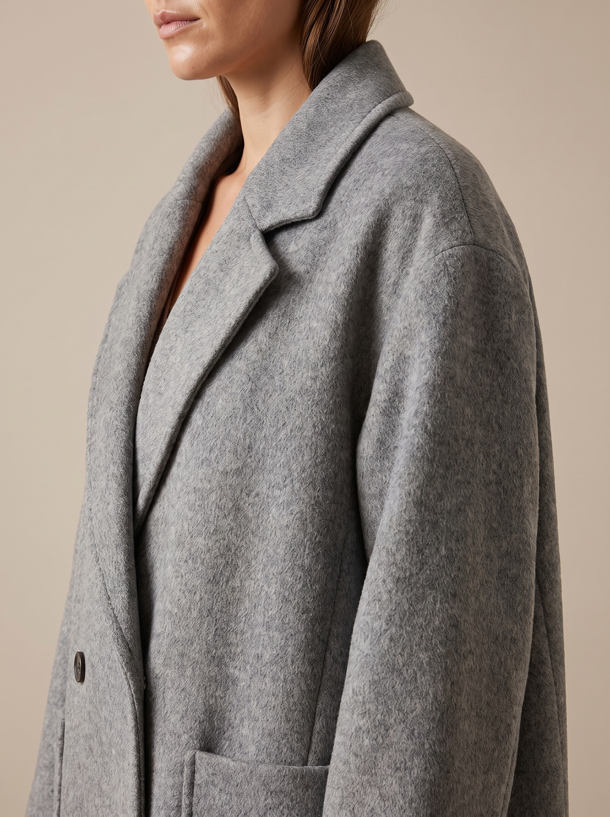 Close view of the notched lapel on the shoulder