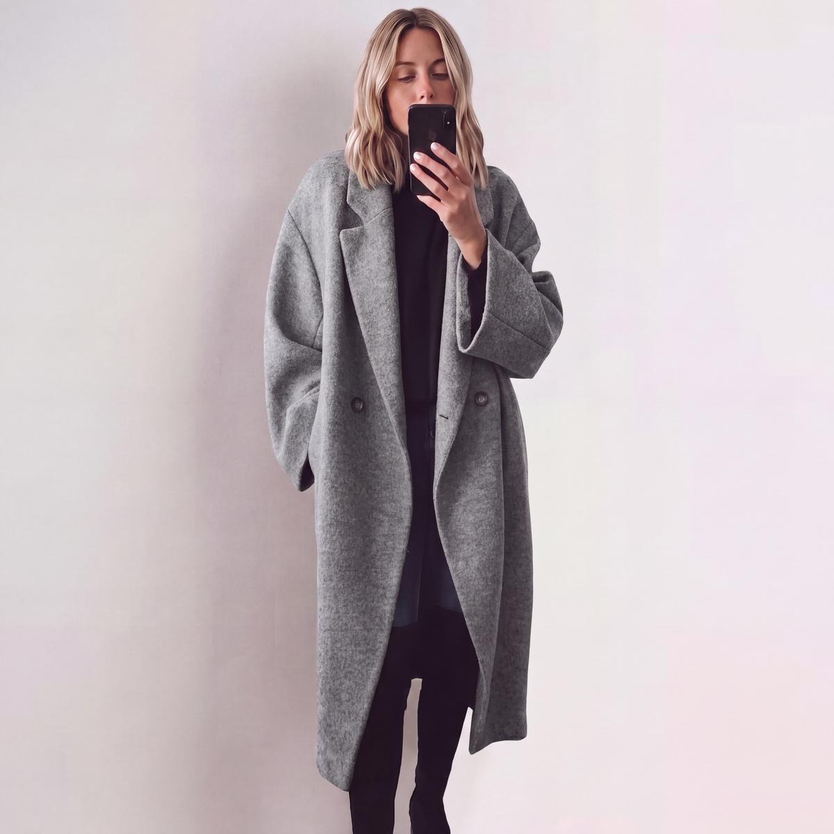 The Double-Breasted Wool Coat in Grey